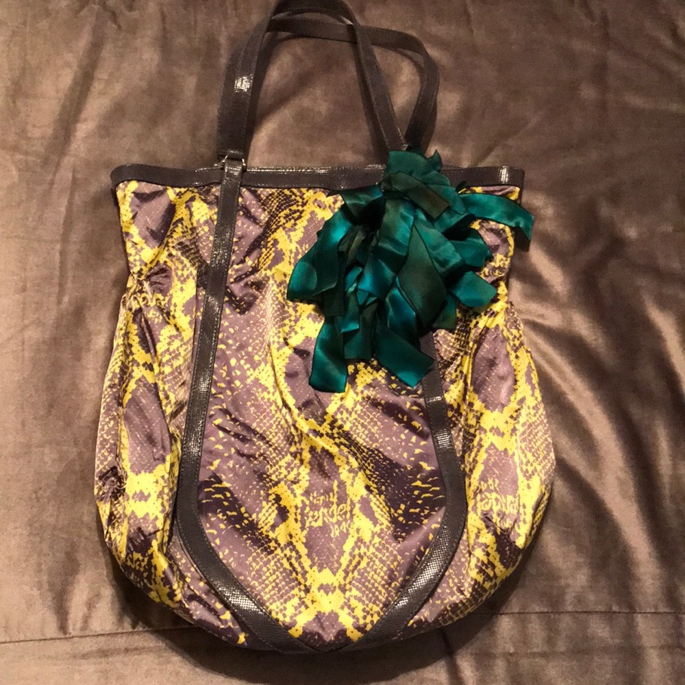 Henri Bendel purse
